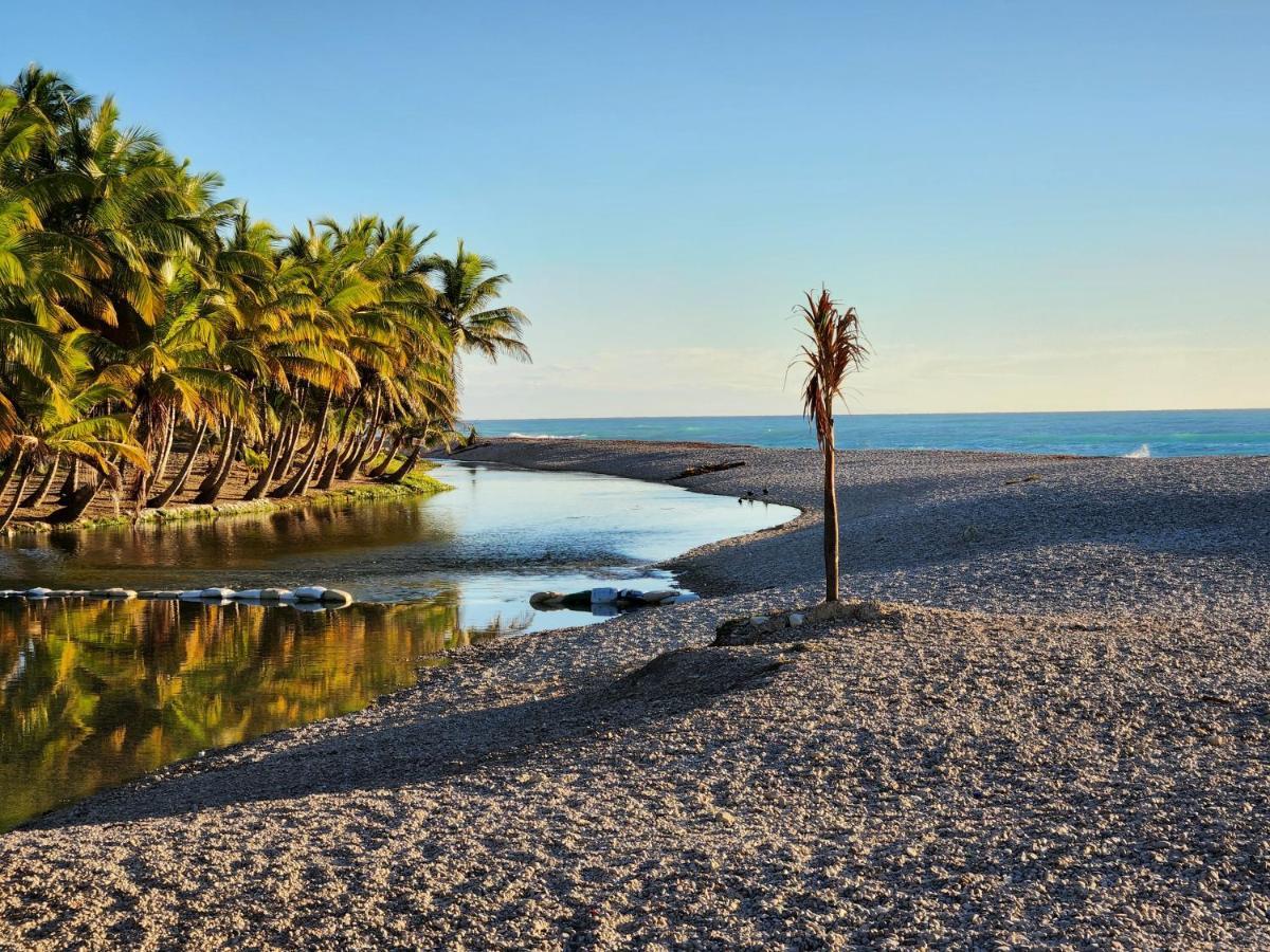 Beachfront Apartment, Quiet 4 Beds, 1 Bath, Ac, Wi-Fi, Hot Water, In Paraiso Near Los Patos Buitenkant foto