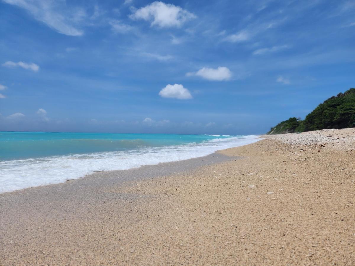 Beachfront Apartment, Quiet 4 Beds, 1 Bath, Ac, Wi-Fi, Hot Water, In Paraiso Near Los Patos Buitenkant foto