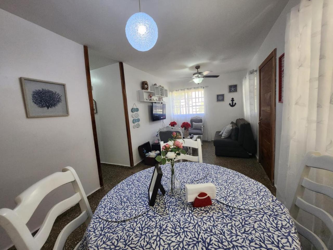 Beachfront Apartment, Quiet 4 Beds, 1 Bath, Ac, Wi-Fi, Hot Water, In Paraiso Near Los Patos Buitenkant foto