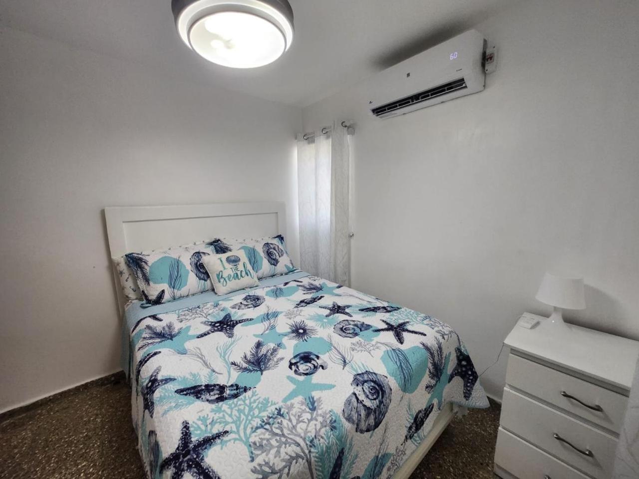 Beachfront Apartment, Quiet 4 Beds, 1 Bath, Ac, Wi-Fi, Hot Water, In Paraiso Near Los Patos Buitenkant foto