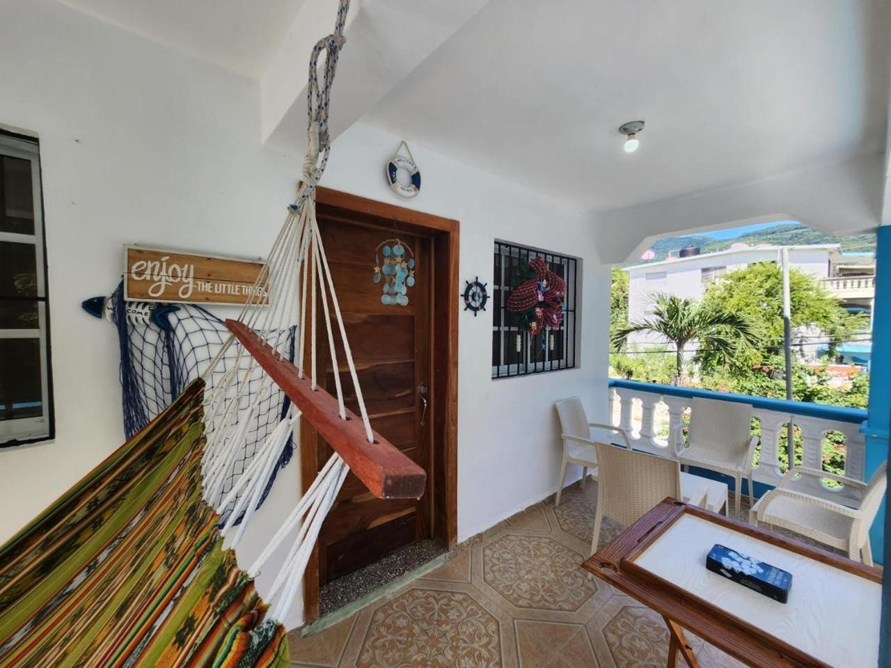 Beachfront Apartment, Quiet 4 Beds, 1 Bath, Ac, Wi-Fi, Hot Water, In Paraiso Near Los Patos Buitenkant foto